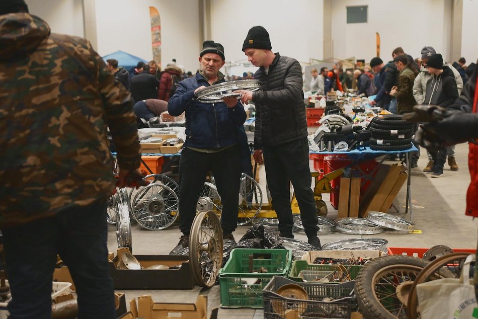Łódź stolicą klasycznej motoryzacji. Trwa Moto Weteran Bazar