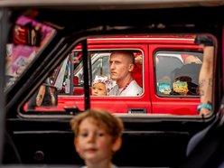 Łódź. Parada maluchów w Manufakturze! Kultowe fiaty 126p ciągle w modzie