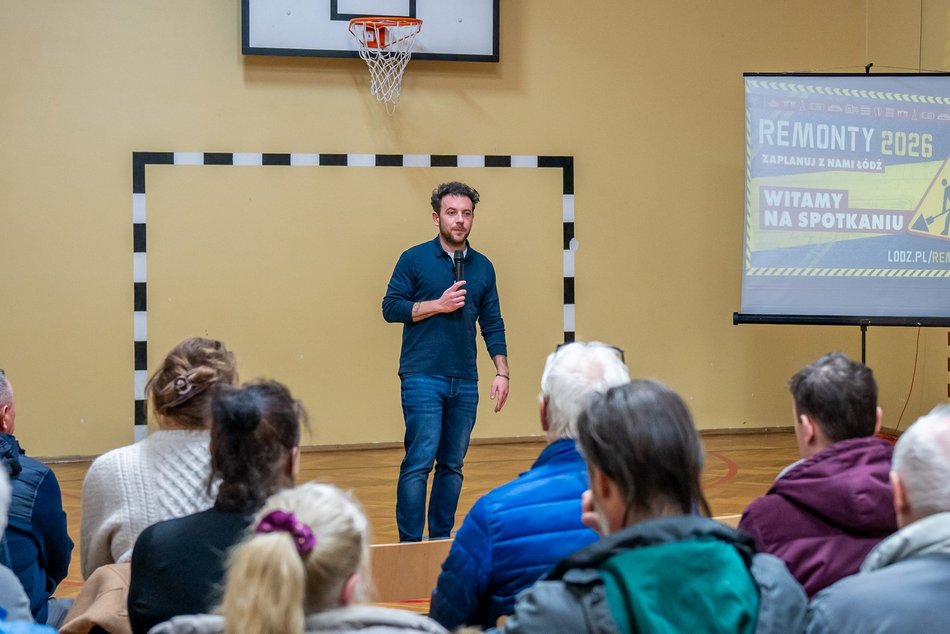 Łódź. Spotkanie o remontach dróg na Chojnach i Dąbrowie. Po raz kolejny wysoka frekwencja