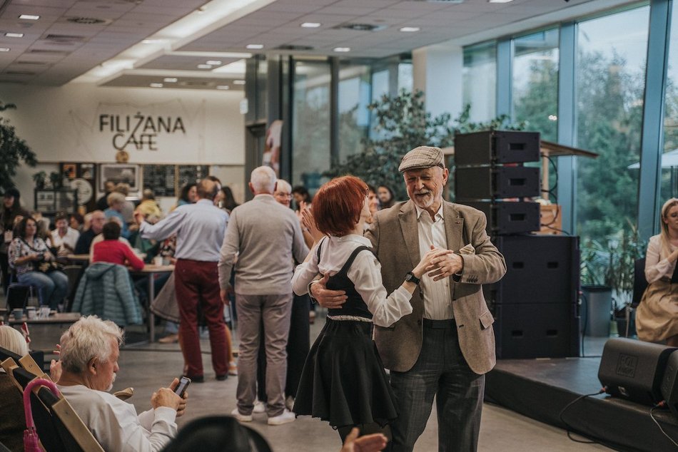 Łódź. Potańcówka w stylu retro? W Centrum Dialogu w Łodzi to możliwe!