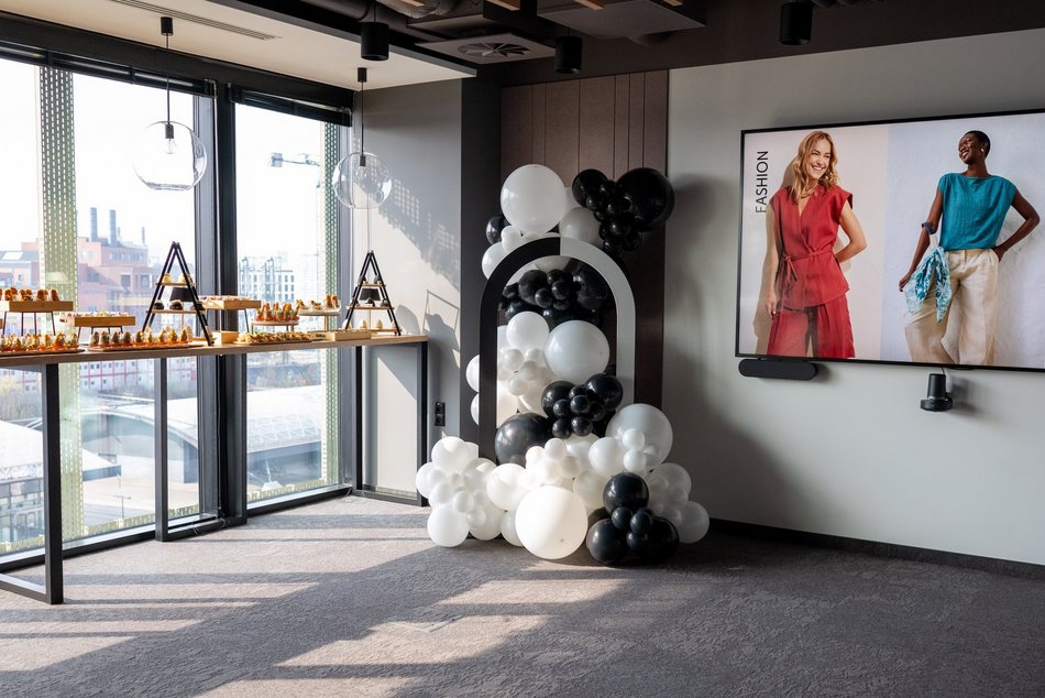 Łódź. Bonprix w biurowcu Nowa Fabryczna w Łodzi. Nowa siedziba, nowe możliwości