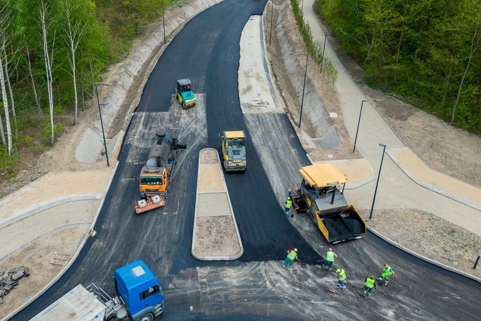 Łódź. Remont Kaczeńcowej w Łodzi. Kiedy będzie nowy asfalt i jakie są plany prac na Teofilowie?