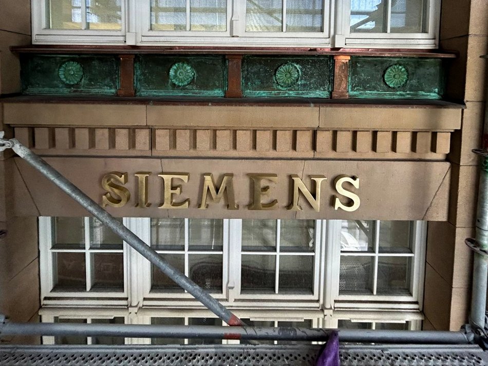 Łódź. Remont Kamienicy Siemensa w Łodzi postępuje. Niebawem znikną rusztowania!