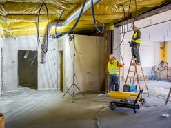 Łódź. Remont OSP na Wiskitnie w Łodzi postępuje. Nowy dach, ściany i okna!