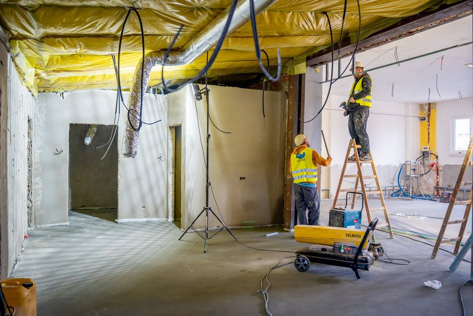 Łódź. Remont OSP na Wiskitnie w Łodzi postępuje. Nowy dach, ściany i okna!