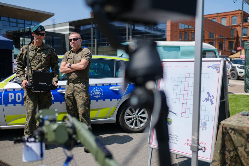 Łódź. Piknik Weterana w Manufakturze w Łodzi. Polscy bohaterowie, ekspozycje i wystawy