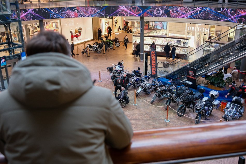 Łódź. WOŚP 2026 w Łodzi wystartował w Manufakturze! Zobacz te wspaniałe motocykle i bolidy