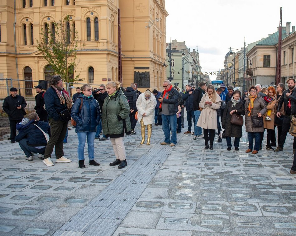 Odsłonięcie pomnika na placu Wolności