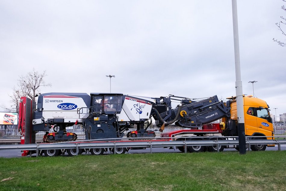 Łódź. Wymiana asfaltu na Bandurskiego