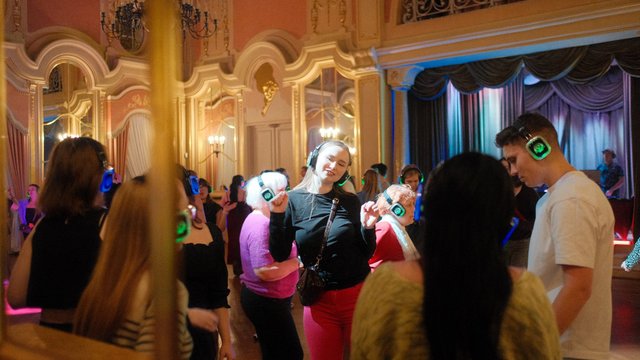 Silent disco w Muzeum Miasta Łodzi. Wielkie świętowanie w Pałacu Poznańskich! [ZDJĘCIA]