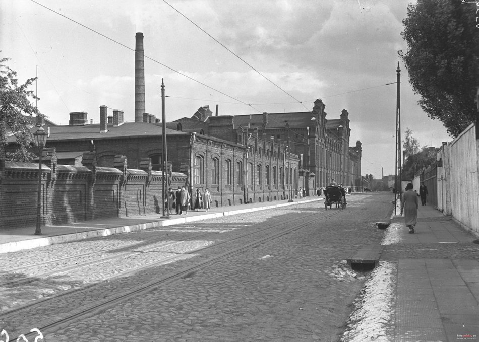 Polmos w Łodzi zakończył działalność prawie 18 lat temu. Jakie były początki przedsiębiorstwa?