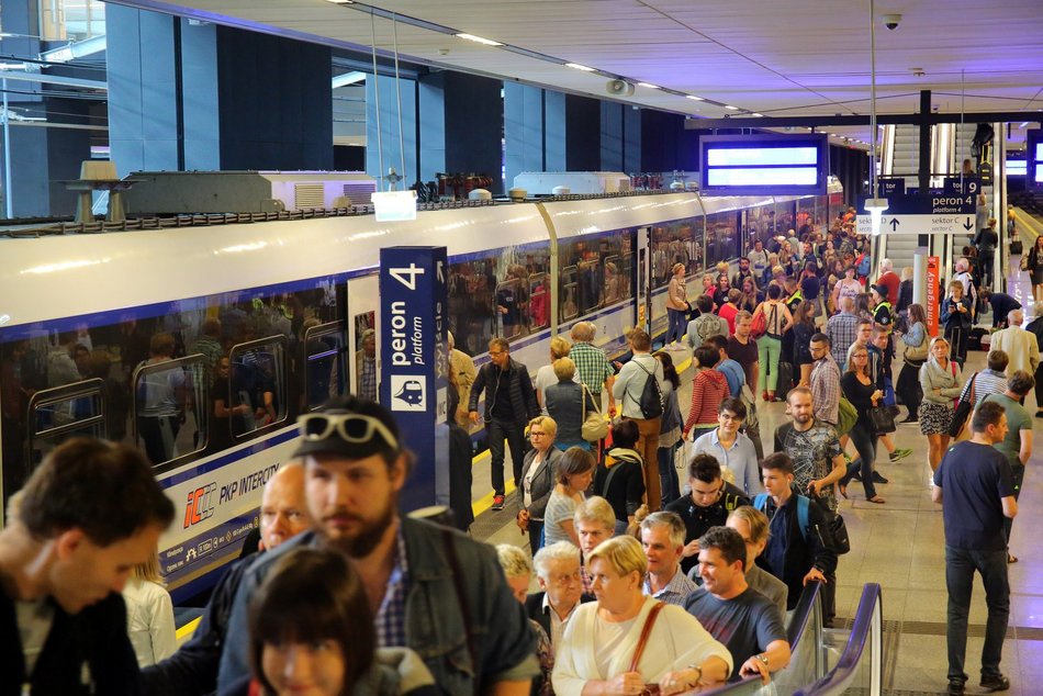 Łódź. Ekspresem z Łodzi do Paryża i Brukseli? Nowe pociągi PKP KDP połączą miasto z Europą