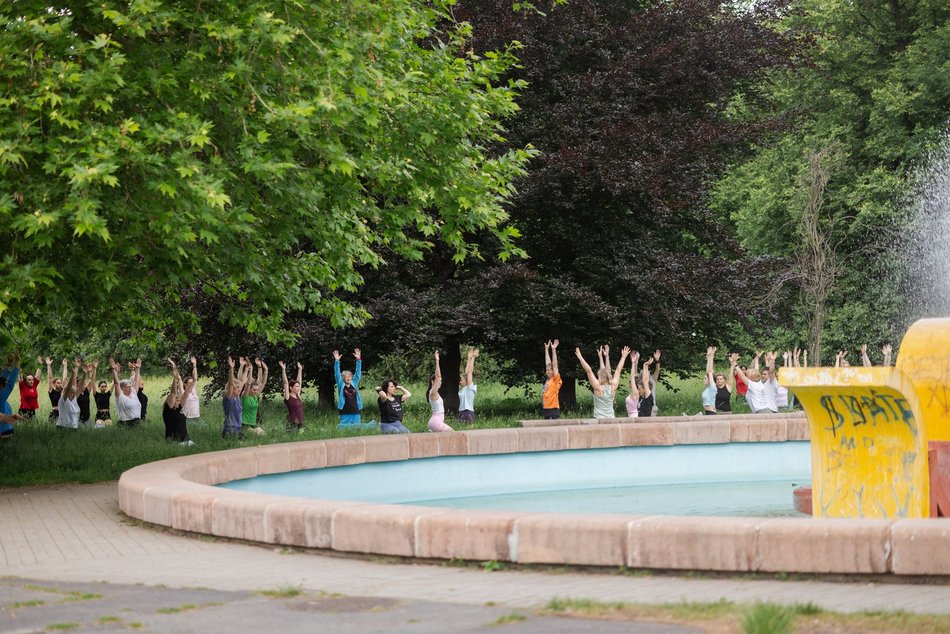 Łódź. Joga w Parku Podolskim w Łodzi. Dobra energia na rozpoczęcie weekendu!