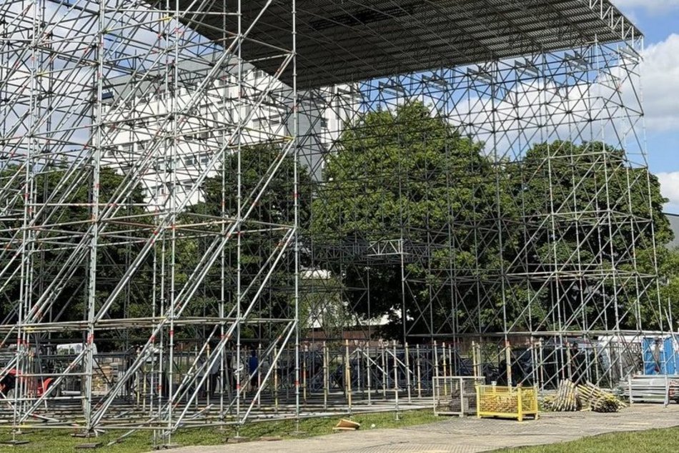 Budują scenę na Juwenalia 2026 w Łodzi! Trwają prace przy Lutomierskiej