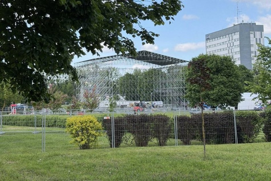 Budują scenę na Juwenalia 2026 w Łodzi! Trwają prace przy Lutomierskiej