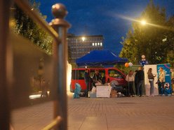 Łódź. Namiot Pełen Wsparcia w pasażu Schillera w Łodzi. Specjaliści pomogą potrzebującym