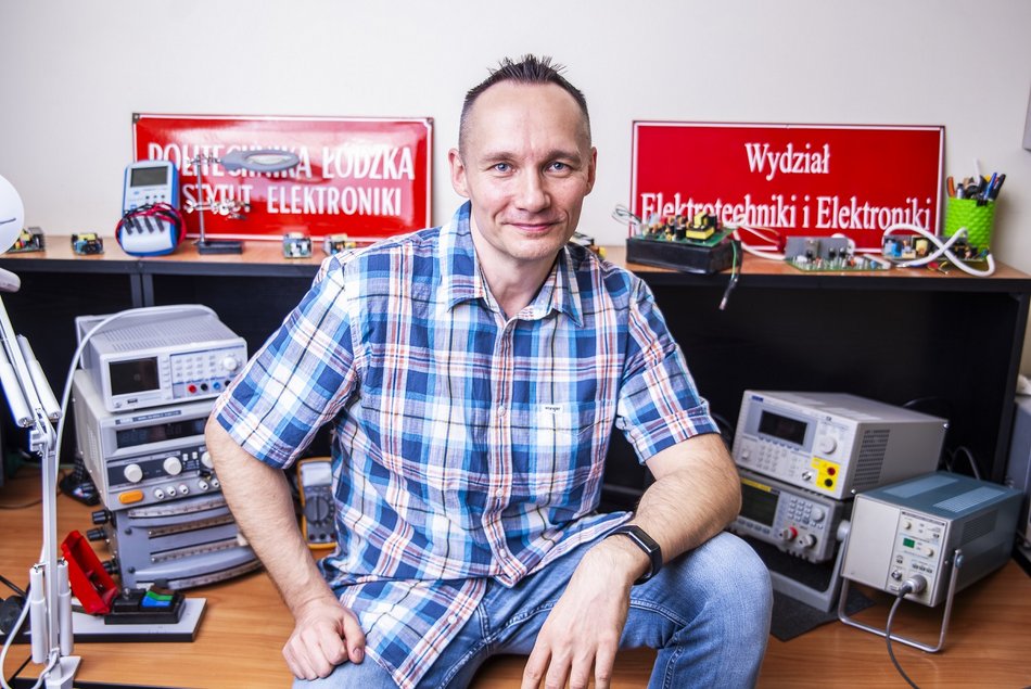 Łódź. dr inż. Rafał Kasikowski z Wydziału Elektrotechniki, Elektroniki, Informatyki i Automatyki Politechniki Łódzkiej