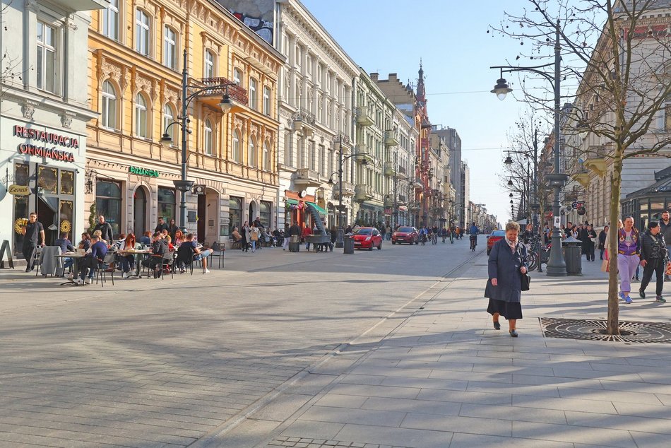 Łódź. Łódź budzi się do życia! Łodzianie i turyści tłumnie korzystają z pierwszych dni wiosny