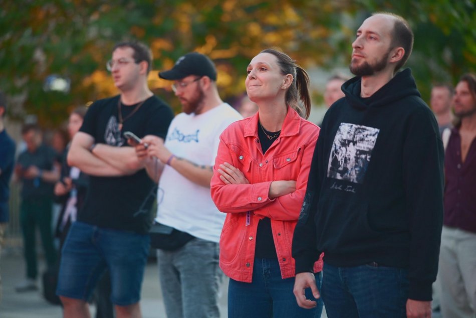 Sw@da x Niczos wystąpili na Great September 2025 w Łodzi. Koncert w pasażu Schillera