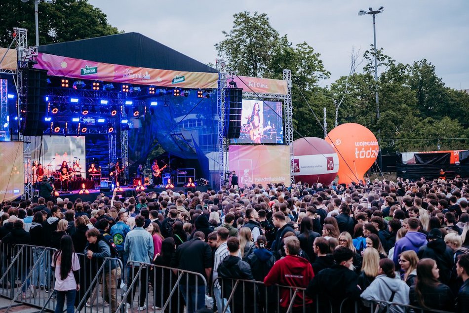 Łódź. Juwenalia Politechniki Łódzkiej. Na pierwszy ogień koncert zespołu Wilki!