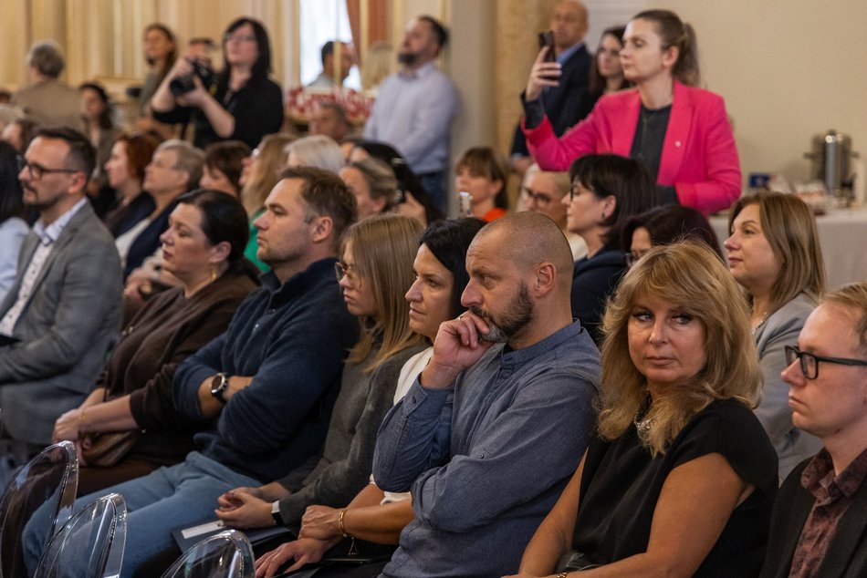 Łódź. Stypendia dla wybitnych uczniów z Łodzi i regionu przyznane. Nagrodzeni także nauczyciele