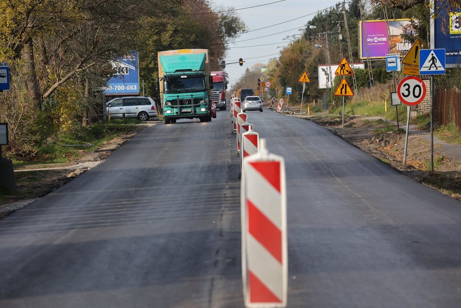 Nowy asfalt na Brzezińskiej