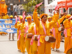 Chińska parada Falun Dafa na ul. Piotrkowskiej