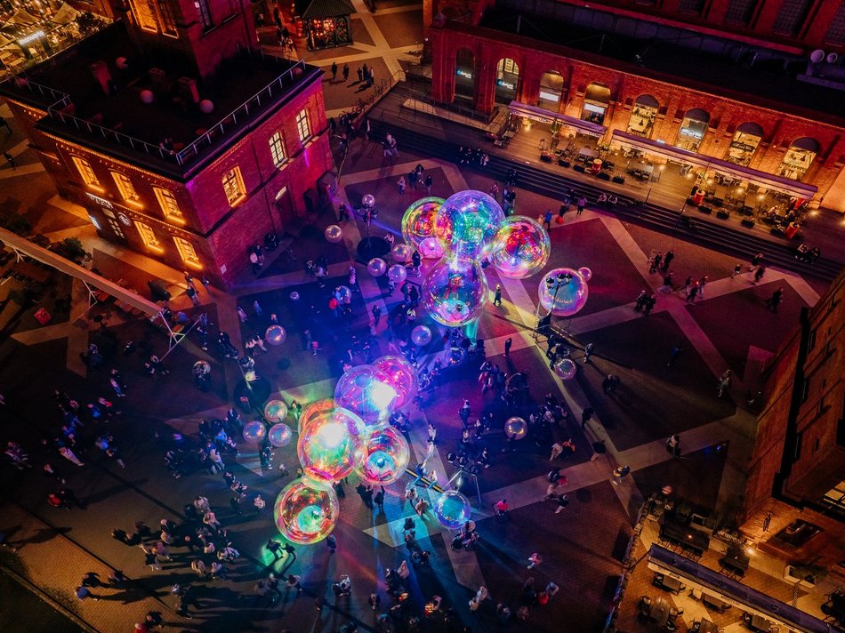 Light Move Festival 2024. Tak rozświetlonej Manufaktury jeszcze nie widziałeś!