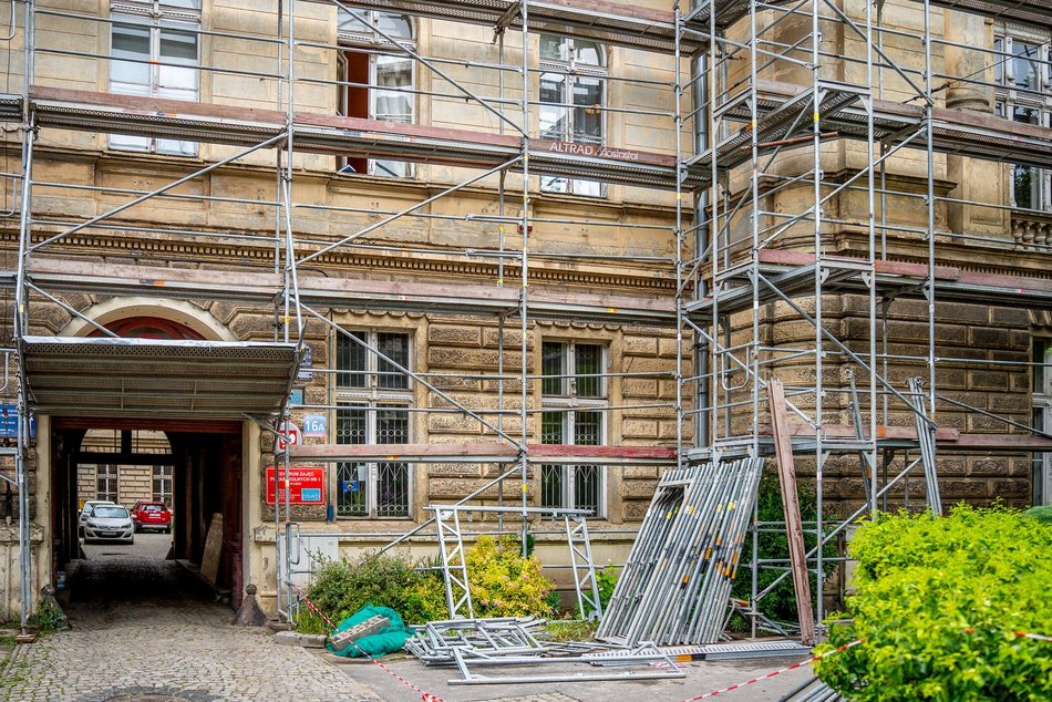 Łódź. Ruszył remont IV Liceum w Łodzi. Słynną szkołę czekają wielkie zmiany!