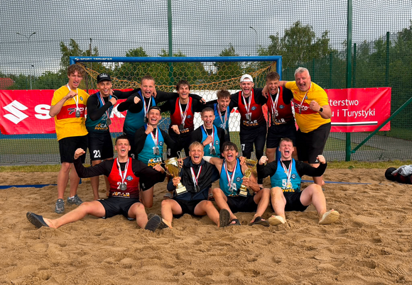 Łódź. Piłka ręczna plażowa. Anilana Łódź ze srebrnym medalem Mistrzostw Polski