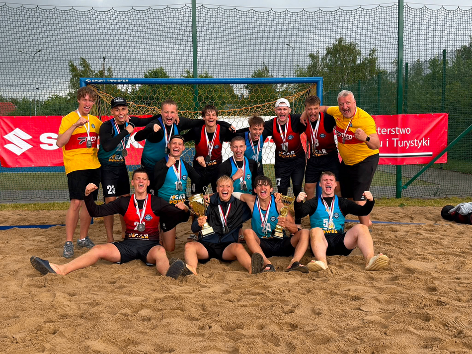 Łódź. Piłka ręczna plażowa. Anilana Łódź ze srebrnym medalem Mistrzostw Polski