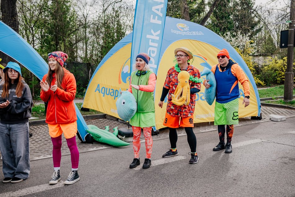 Łódź. Strefa kibica na DOZ Maraton Łódź 2026. Jak Łodzianie dopingowali biegaczy?