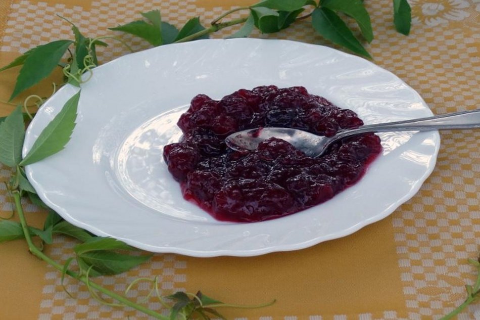 Pikantna konfitura z dzikiego wina