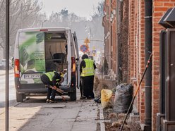 Fasady famuł na Księżym Młynie rozkwitną wiosną. Ale najpierw sprzątanie!
