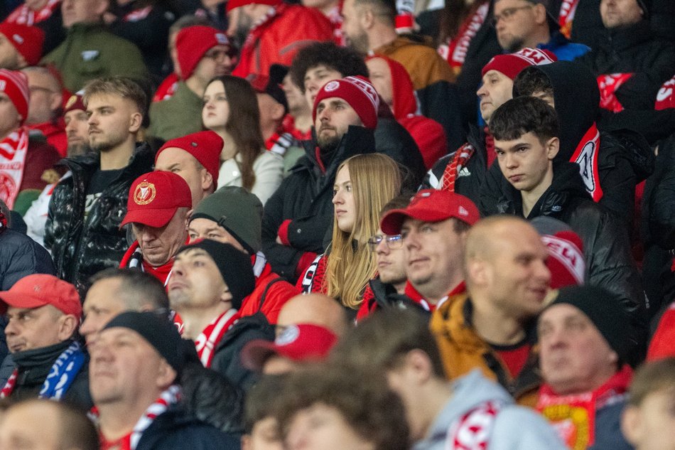 Łódź. Kibice na meczu Widzew Łódź - Lech Poznań. Byłeś/aś? Znajdź się w galerii!