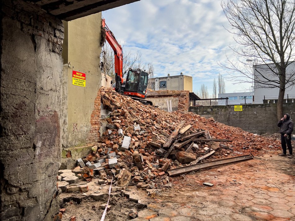 Po tych budynkach nie ma już śladu! W 2024 roku wyburzono w Łodzi prawie 150 obiektów