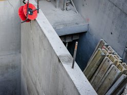 Łódź. Mieszkania miejskie na Bałutach rosną w oczach! Wielkie moduły na placu budowy