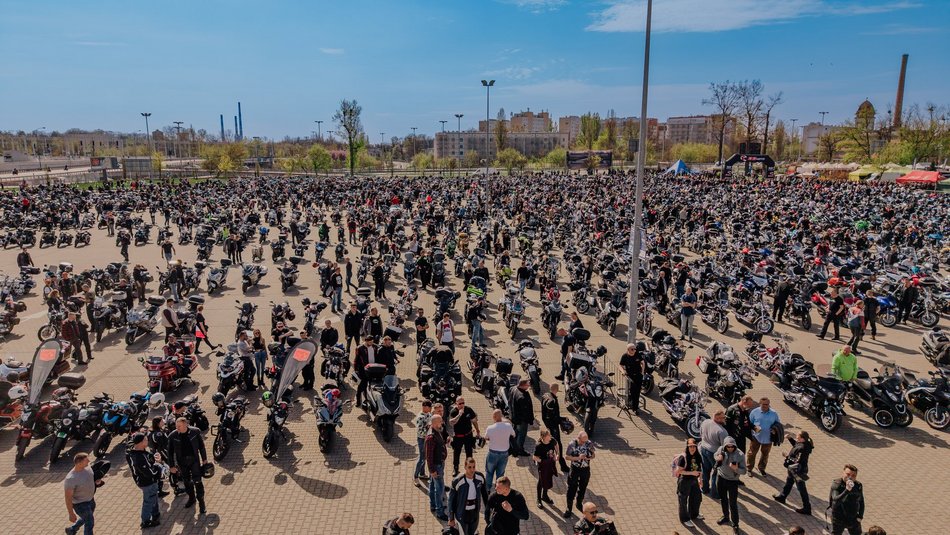 Łódź. Motocykliści opanowali Łódź! Otwarcie sezonu pod Atlas Areną i parada przez miasto