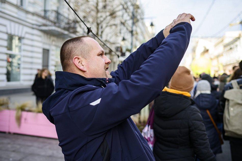 Łódź. Polonez dla Łodzi. Tłumy maturzystów zatańczyły na Piotrkowskiej. Razem z nimi łodzianie!