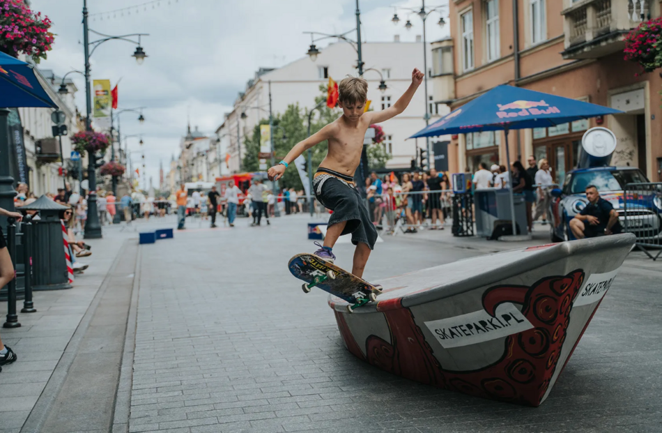 Łódź. Strefa Skate na 603. Urodziny Łodzi