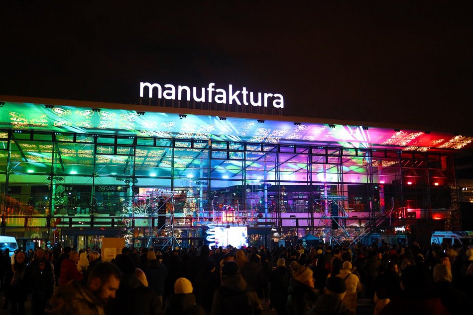 pokaz laserów w centrum handlowym