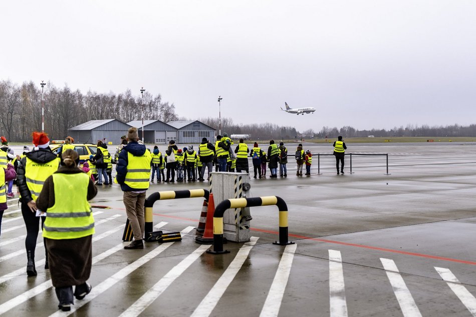 Święty Mikołaj wylądował na lotnisku w Łodzi