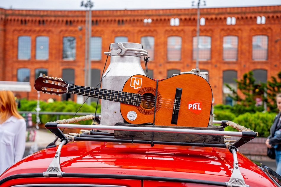 Łódź. Parada maluchów w Manufakturze! Kultowe fiaty 126p ciągle w modzie