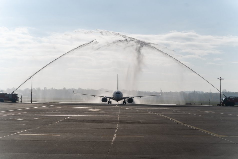 Lotnisko w Łodzi. Nowy kierunek wystartował! Pierwsi pasażerowie odlecieli do Birmingham