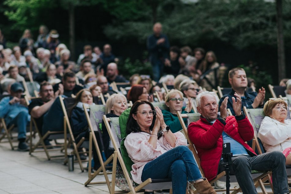 Jazzowe wtorki w Łodzi. Zespół Tomasz Lepczak Trio zgromadził tłumy w Pasażu Róży