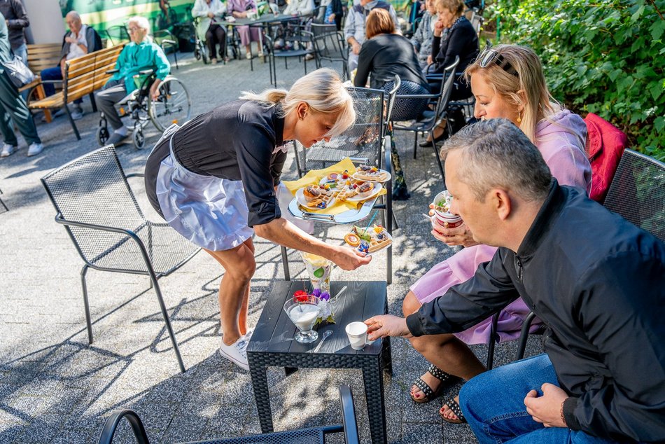 Otwarcie cukierni seniorów