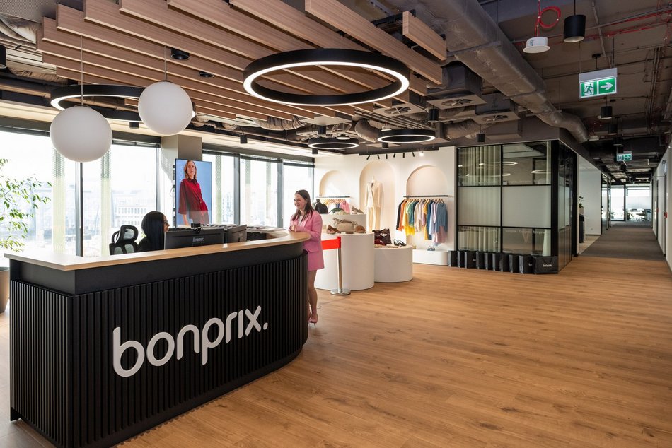 Łódź. Bonprix w biurowcu Nowa Fabryczna w Łodzi. Nowa siedziba, nowe możliwości