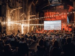 Łódź. „Polówkowy Bifor” przed TME Polówka w lotnisku w Łodzi! Na ekranie James Bond w „Goldeneye”!