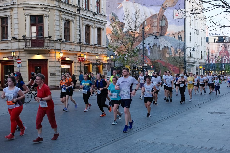 TOP 10 zdjęć z Rossmann Run 2026. Najlepsze kadry z Biegu Ulicą Piotrkowską