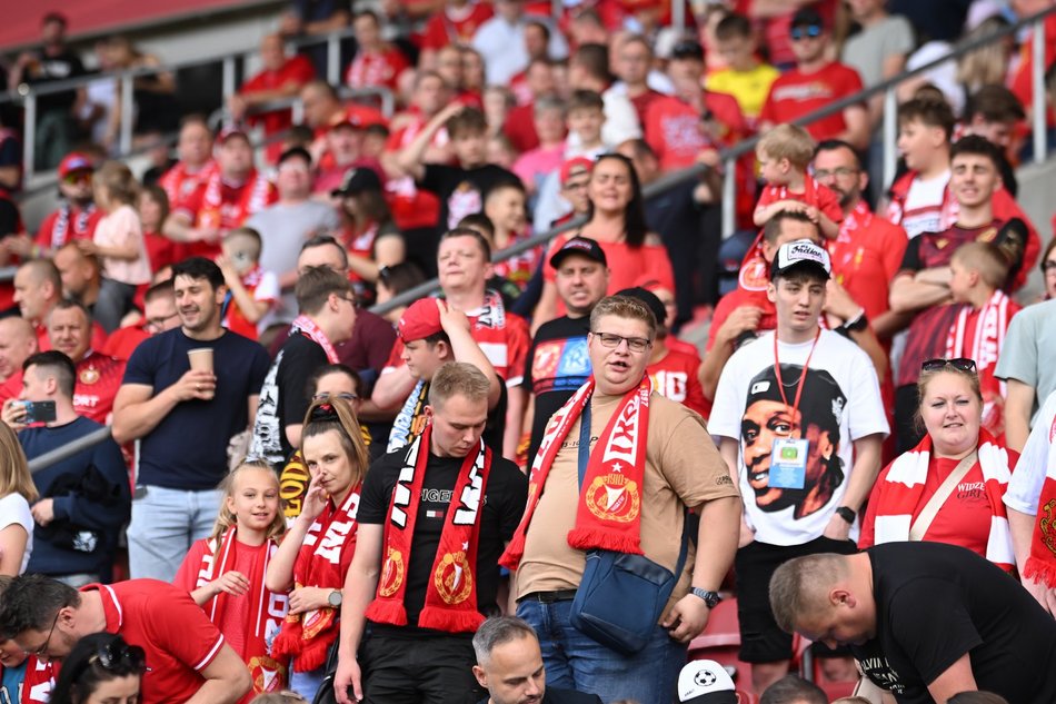 Łódź. Kibice na meczu Widzew II Łódź - Pelikan Łowicz. Odszukaj się w galerii!